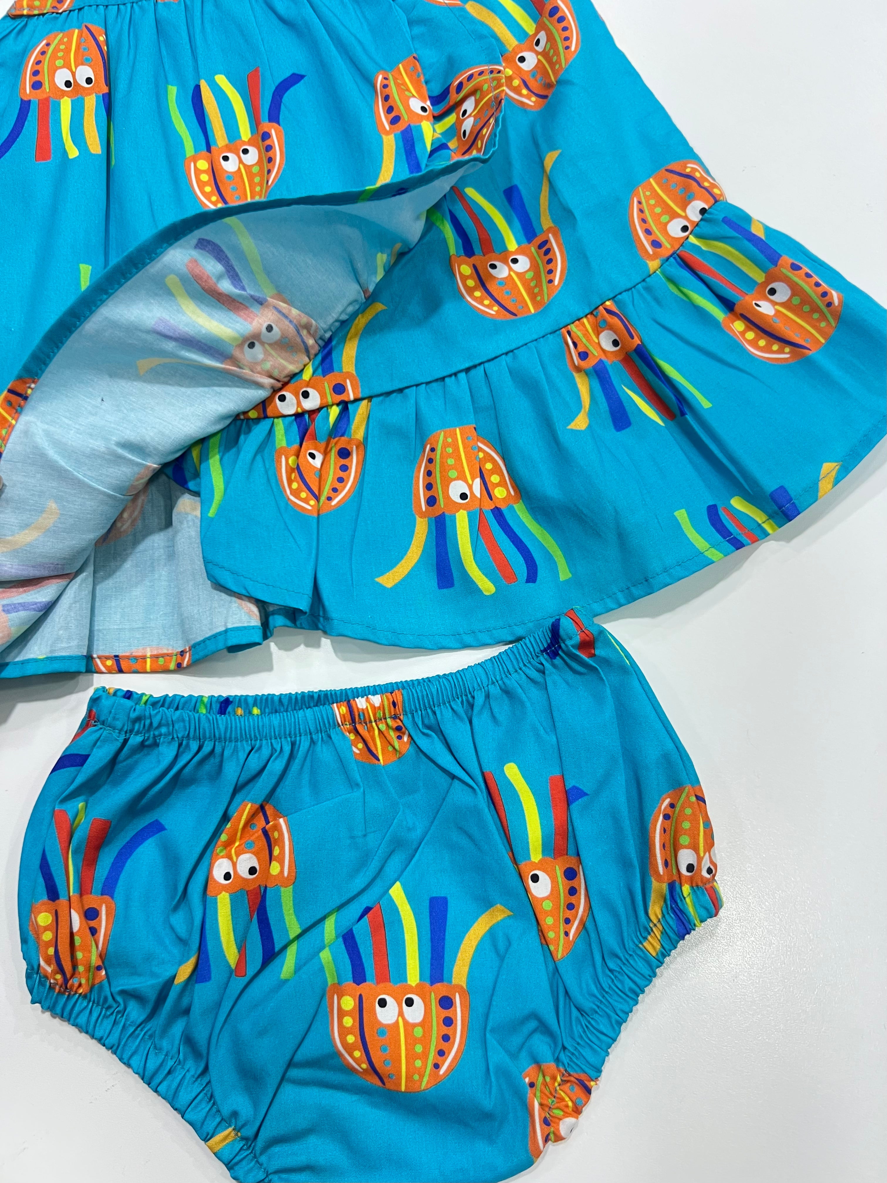 Vestido Fundo do Mar com Babado